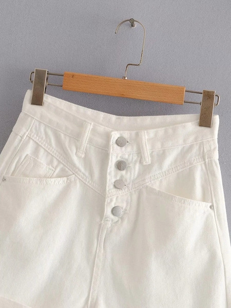 Mūsdienīgi sieviešu šorti - ar augstu vidukli un pogām