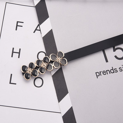 Női öv öko bőrből és fém díszítéssel - többféle modell