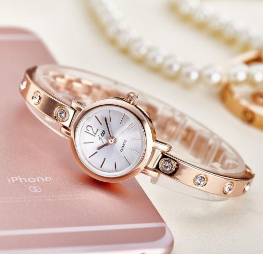 Moodne naiste käekell kividega