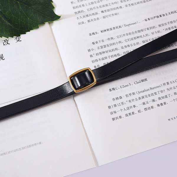 Plāna sieviešu ādas josta viduklim