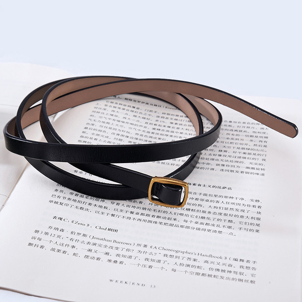 Plāna sieviešu ādas josta viduklim