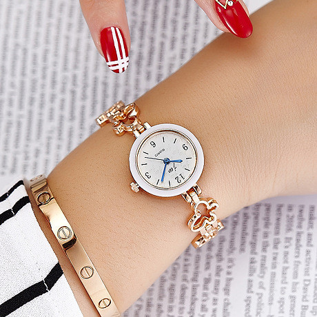 Sieviešu metāla pulkstenis