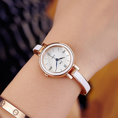 Γυναικείο ρολόι με λεπτό λουράκι από ανοξείδωτο ατσάλι