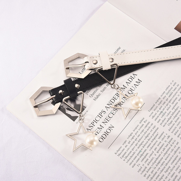 Moderna sieviešu eko-ādas josta ar metāla aksesuāru