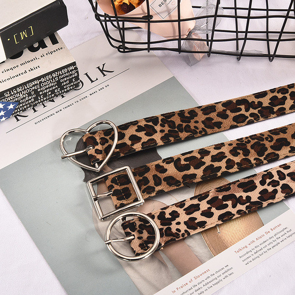Női öv leopárd mintával és fém elemmel - többféle modell