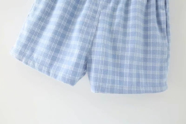 Ikdienas rūtaini sieviešu šorti