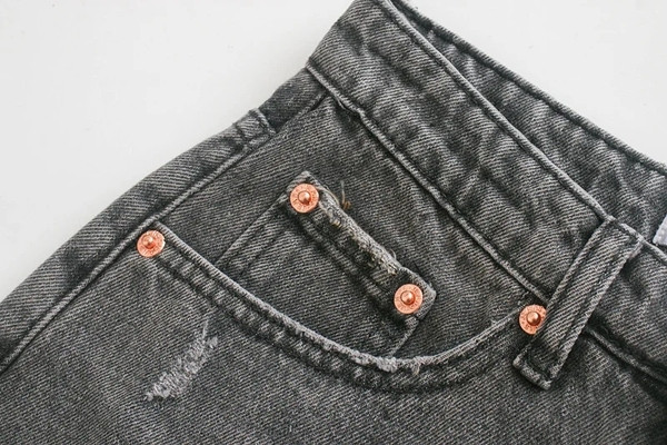 Sieviešu džinsa šorti - plats modelis