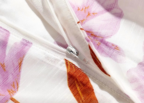 Női rövidnadrág új modellje, magas derékkal és virágmintával