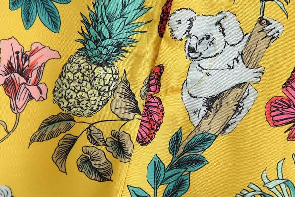 Színes női rövidnadrág magas derékkal