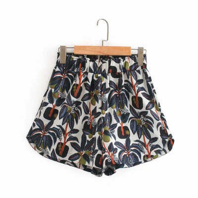 Naiste vabaaja lühikeste pükste uus mudel