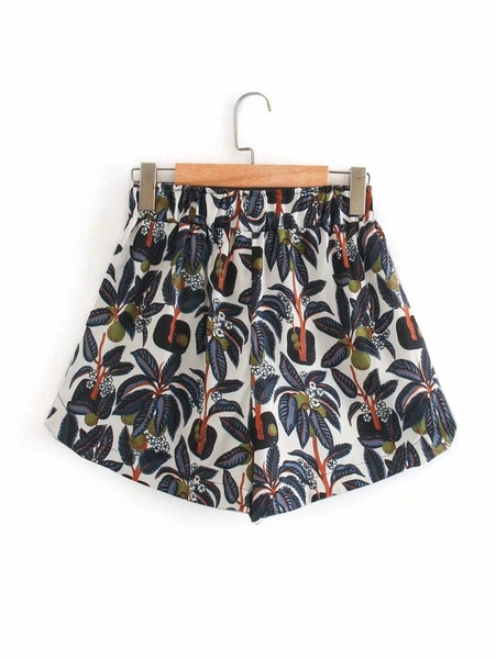 Naiste vabaaja lühikeste pükste uus mudel