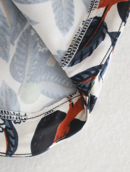 Naiste vabaaja lühikeste pükste uus mudel