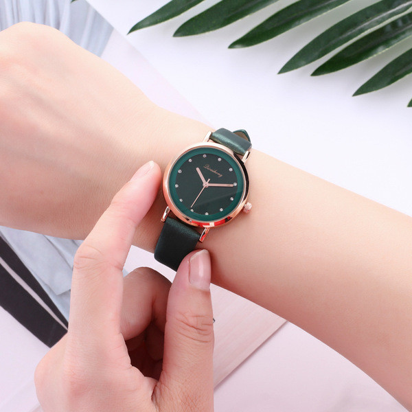 Sieviešu kvarca pulkstenis ar siksniņu ar spīdīgām daļiņām