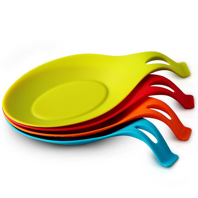 Silicone pad for kitchen utensils