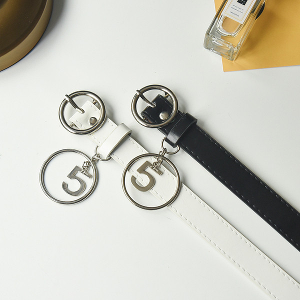 Sieviešu ādas josta ar metāla aksesuāru