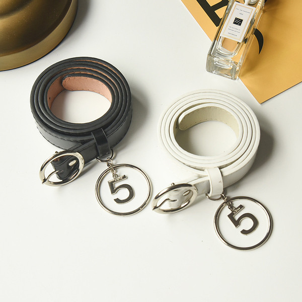 Sieviešu ādas josta ar metāla aksesuāru