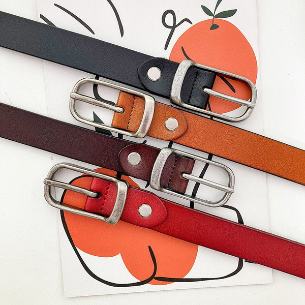 Parasta modeļa sieviešu ādas josta ar metāla elementu