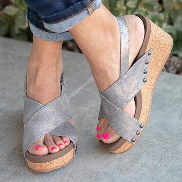 Alkalmi platform szandál új modellje