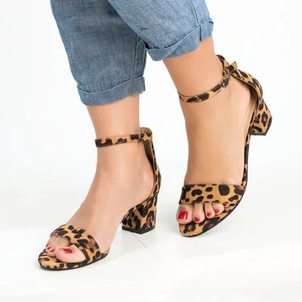 Ikdienas ādas sandales ar zemu biezu papēdi