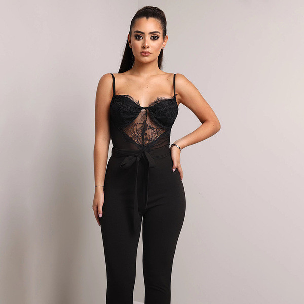 Moteriškas nėriniuotas bodis su paminkštinimu