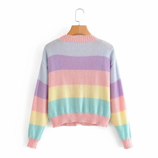 Csíkos női mellény spitz nyakkivágással és gombokkal