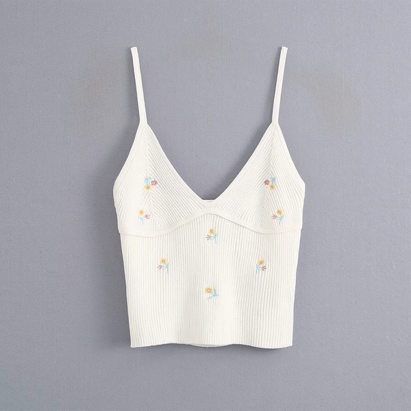 Új modell női felső vékony pántokkal és hímzéssel