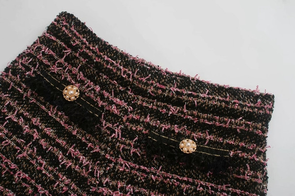 Csíkos női rövidnadrág magas derékkal, gombbal