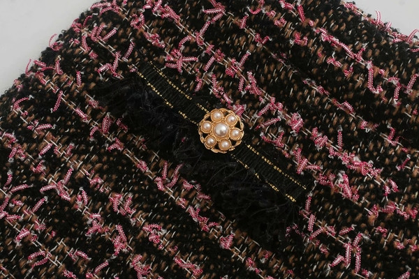 Csíkos női rövidnadrág magas derékkal, gombbal