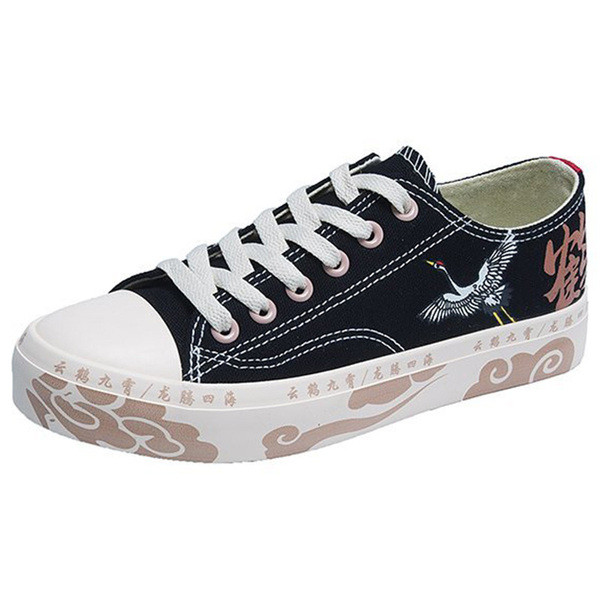 Μοντέρνα γυναικεία αθλητικά παπούτσια σε δύο μοντέλα με κέντημα και κορδόνια