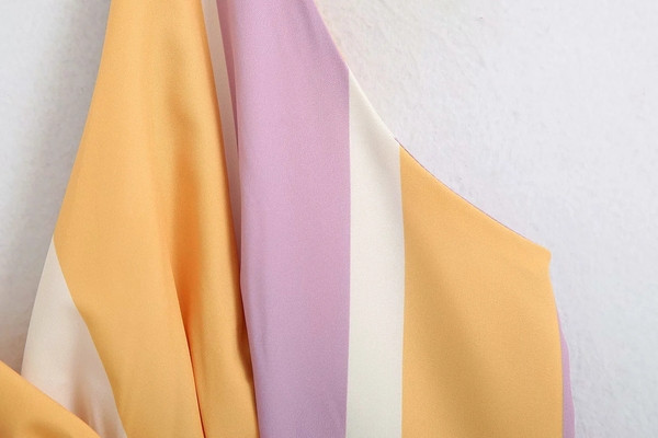 Új modell rövid csíkos női felső szalaggal