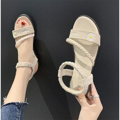 Öko-nahast ja lilltikandist mitmes värvitoonis naiste sandaalid