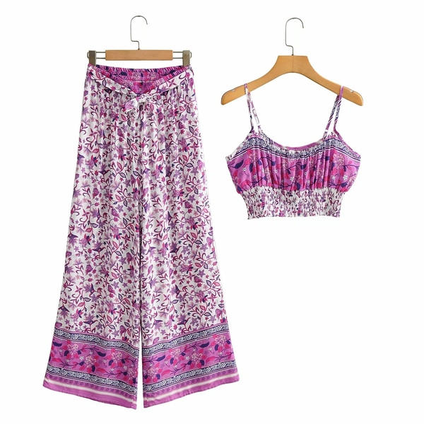 Modern női szett virágmintás két részből áll