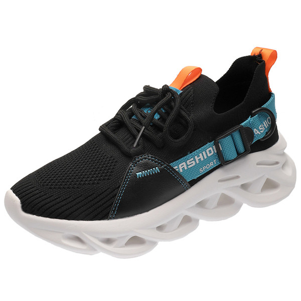 NOVI model ženskih tenisica sa vezicama i bijelim grubim đonom