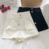 Modern női rövidnadrág magas derékkal és gombokkal