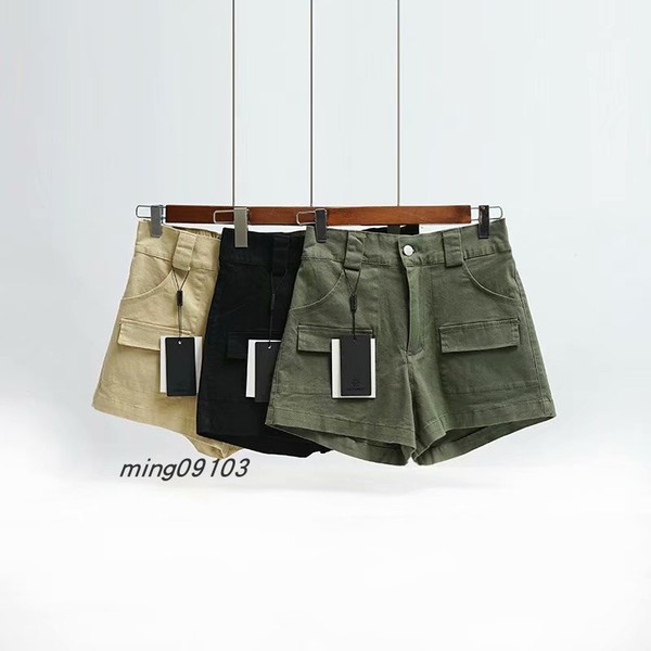 Μοντέρνα γυναικεία σορτς με τσέπες - ψηλή μέση