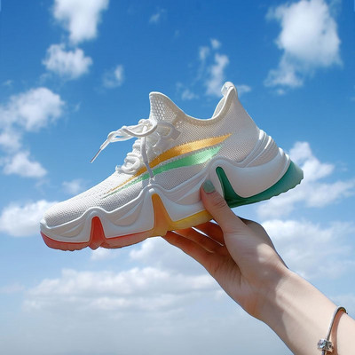 Alkalmi női tornacipő színes talppal és fűzővel