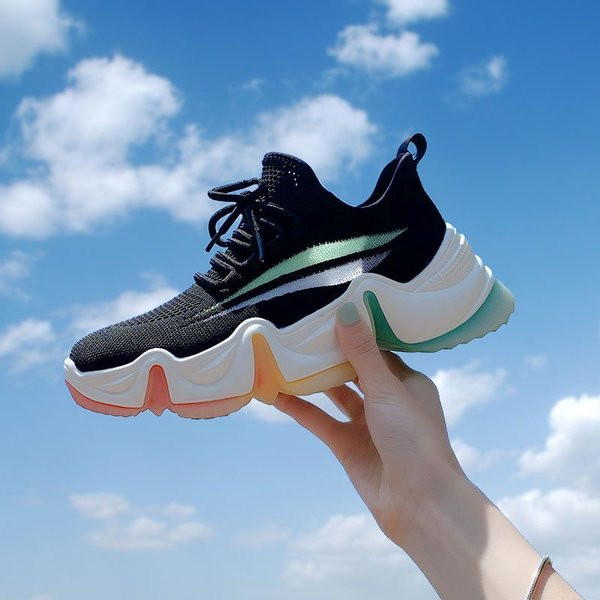 Alkalmi női tornacipő színes talppal és fűzővel