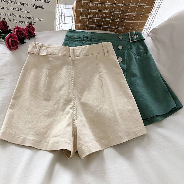 Fusta scurta de dama cu nasturi si talie inalta