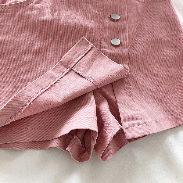 Fusta scurta de dama cu nasturi si talie inalta