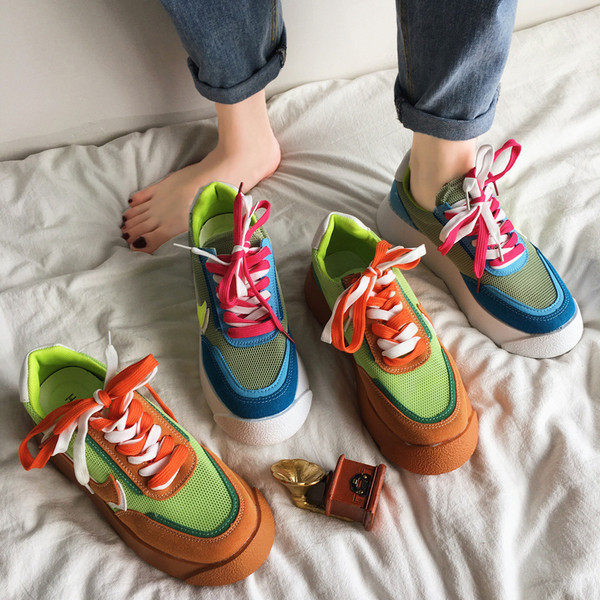 Modern női színes tornacipő fűzővel és vastag talppal