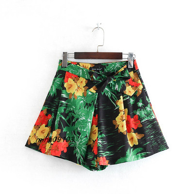 Novi model ženskih kratkih hlača sa cvjetnim motivima