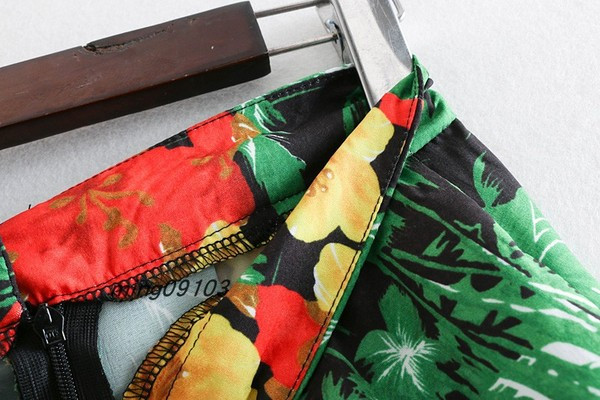 Novi model ženskih kratkih hlača sa cvjetnim motivima