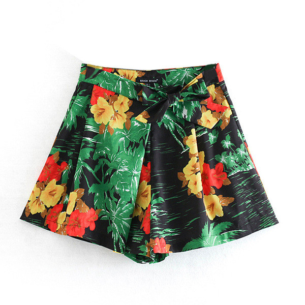 Novi model ženskih kratkih hlača sa cvjetnim motivima