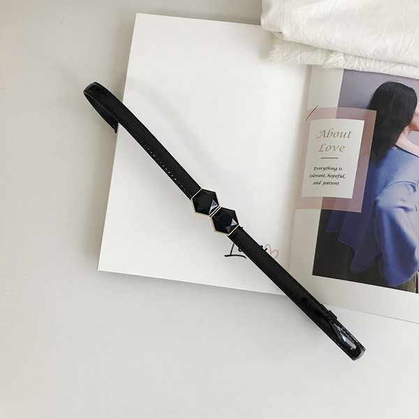 Vékony női öv ruhához illő