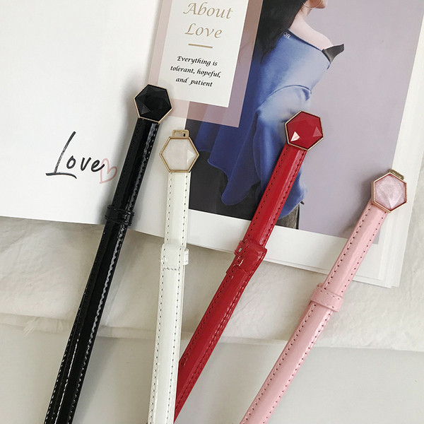 Vékony női öv ruhához illő