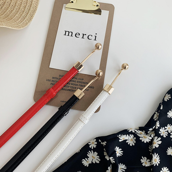 Moodne naiste peenike vöö, mis on valmistatud ökonahast ja metallelemendist