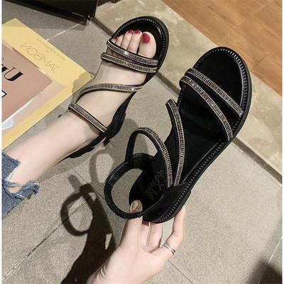 Ženske sandale sa kamenčićima i ravnim đonom u crnoj boji