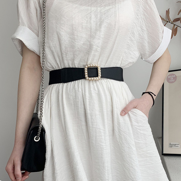 Női rugalmas öv fém csattal és gyöngyökkel