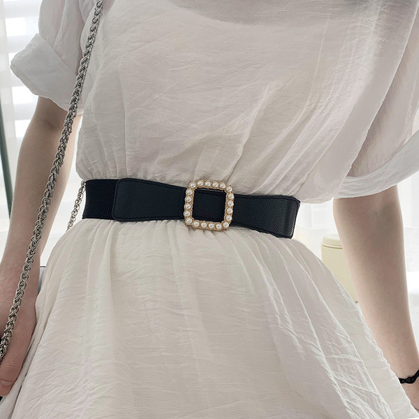 Női rugalmas öv fém csattal és gyöngyökkel