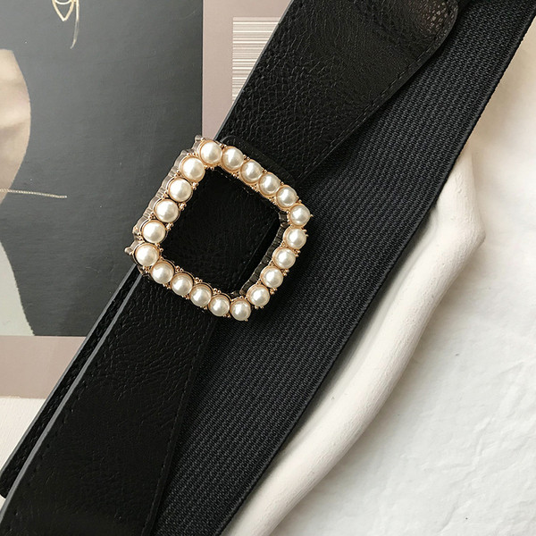 Női rugalmas öv fém csattal és gyöngyökkel